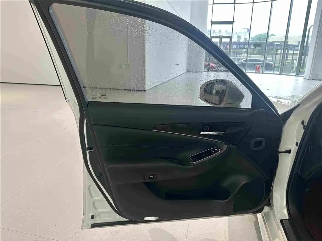Toyota Crown 2019 2018 2.0T Fashion Edition