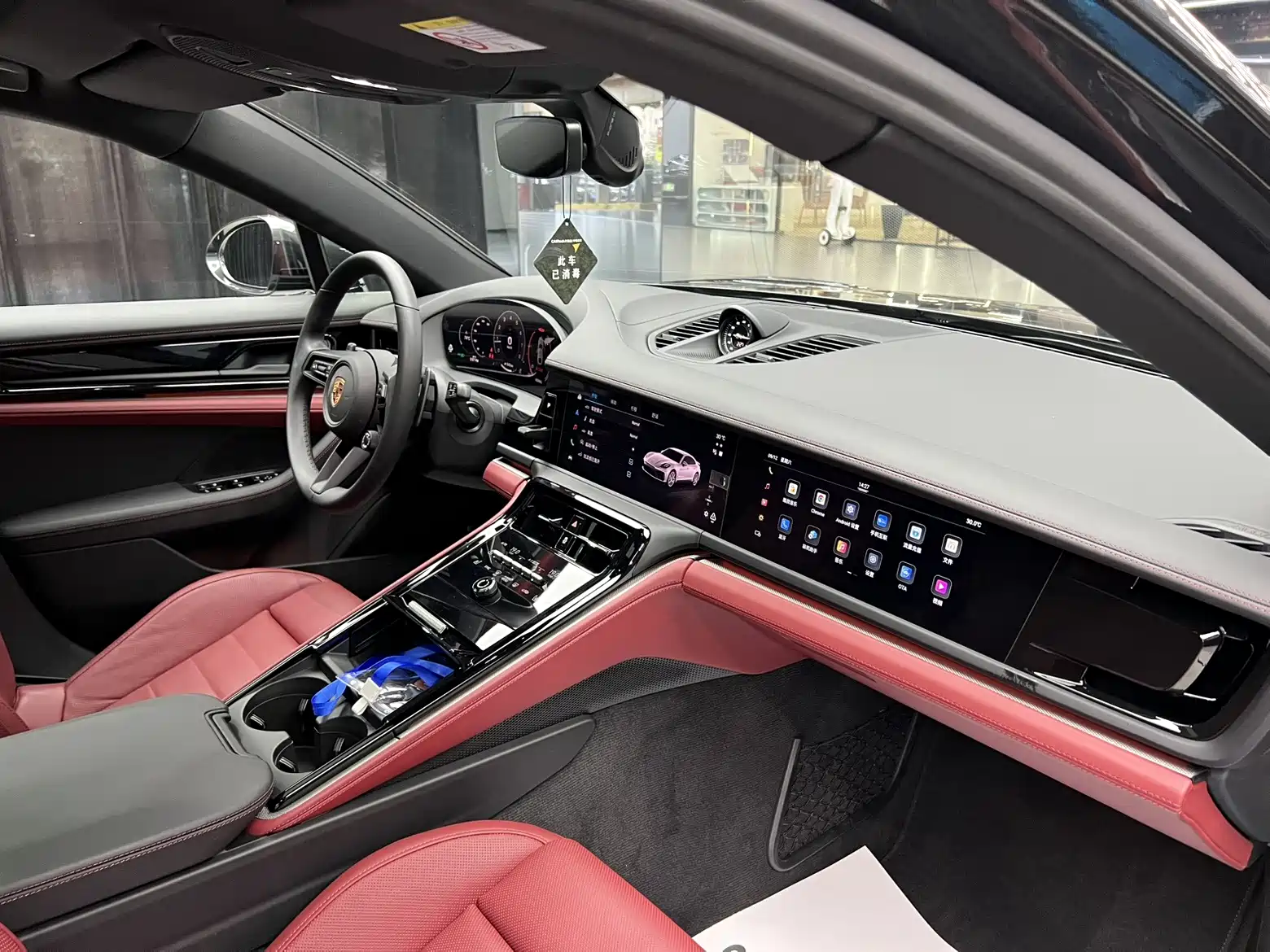 Photo 8 - Porsche Panamera