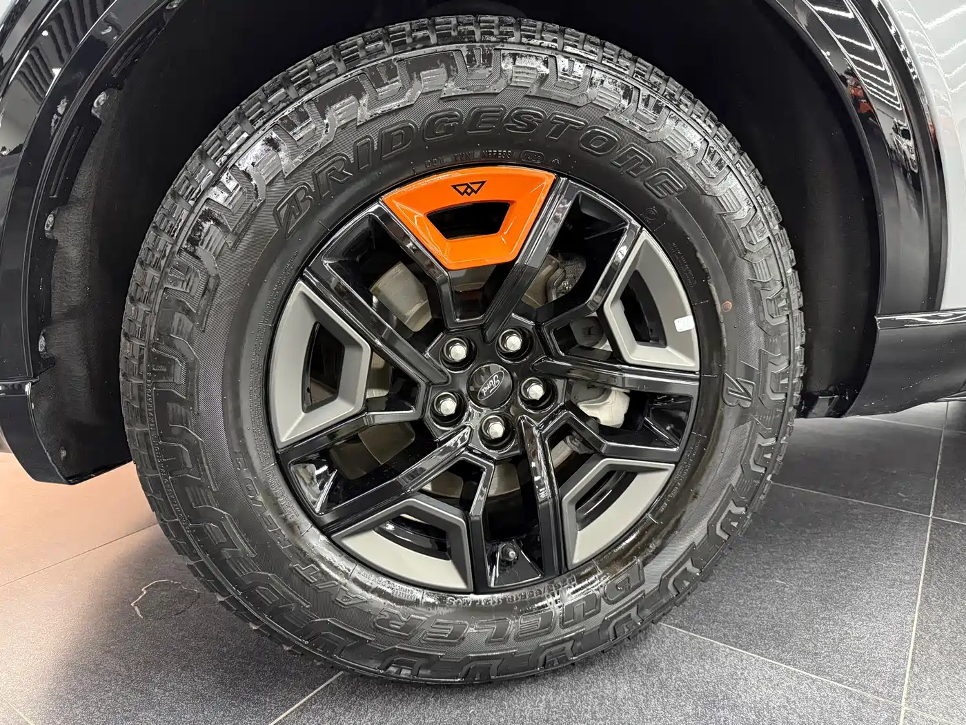 Фото 10 - Ford Explorer
