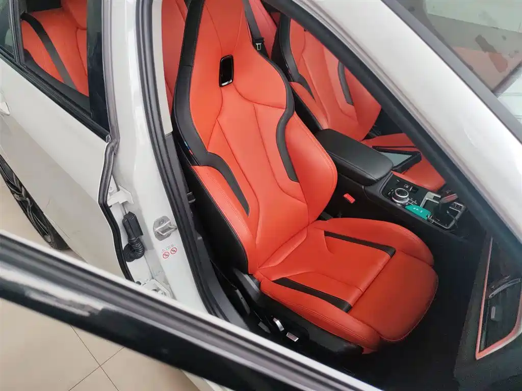BMW 1 Series 2021 125i M Sport Black Night Edition фото 25