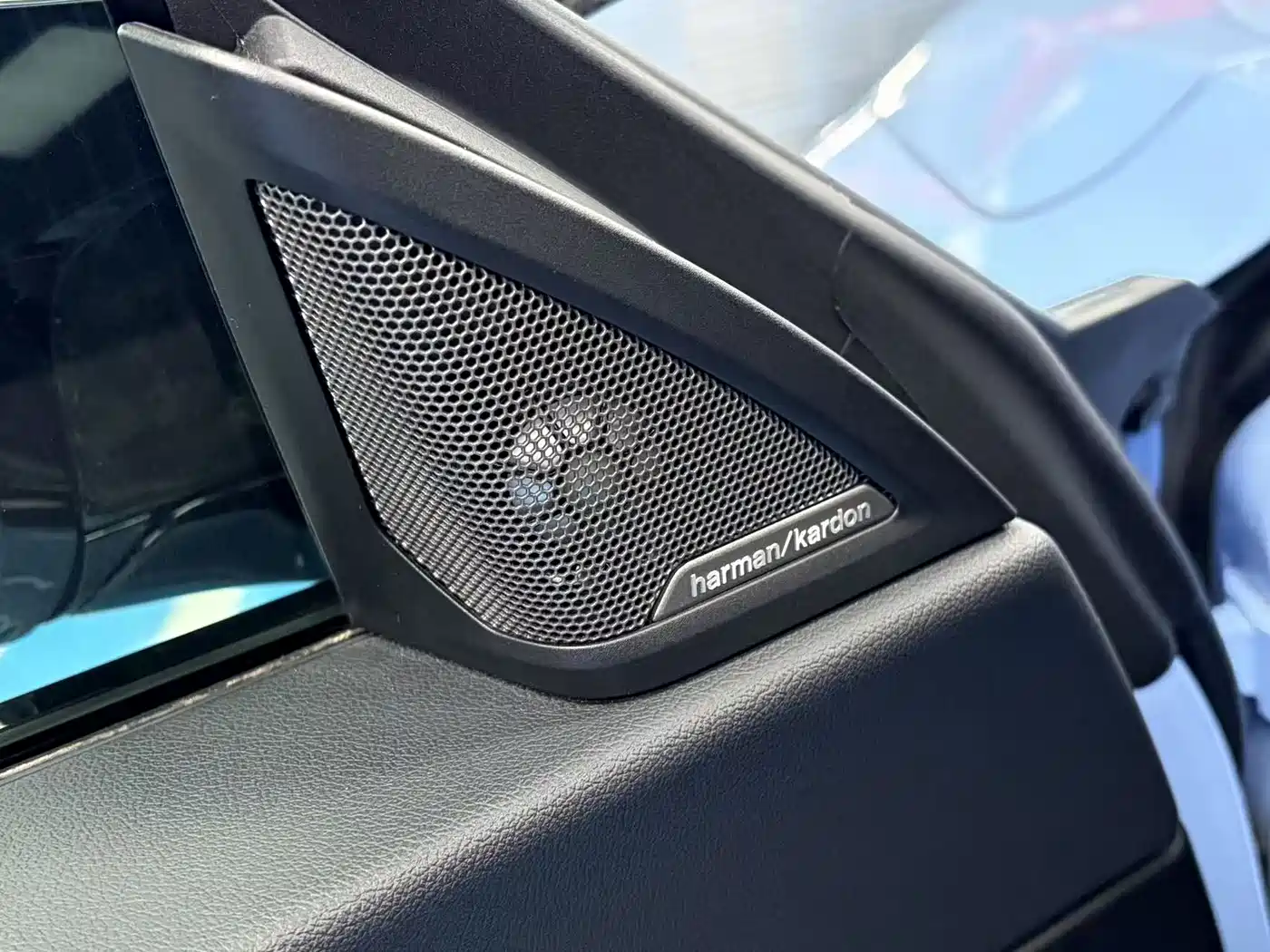 BMW M2 2024 M2 фото 14