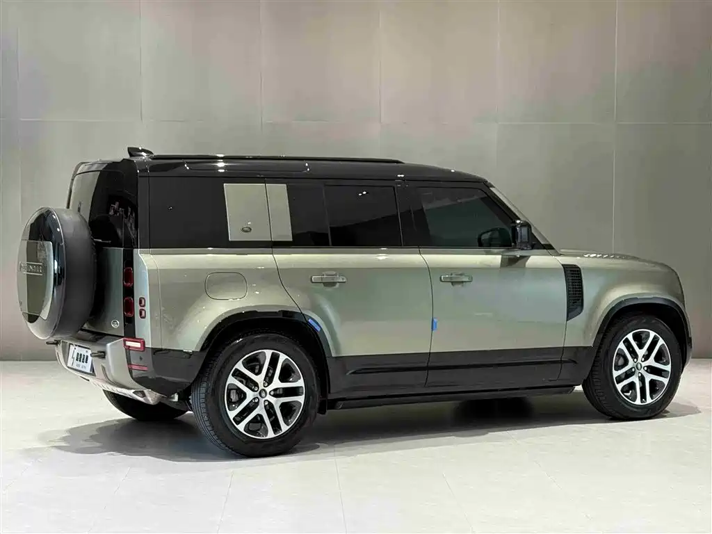 Land Rover Defender 2023 Facelift 110 3.0T P400 X-DYNAMIC HSE фото 5