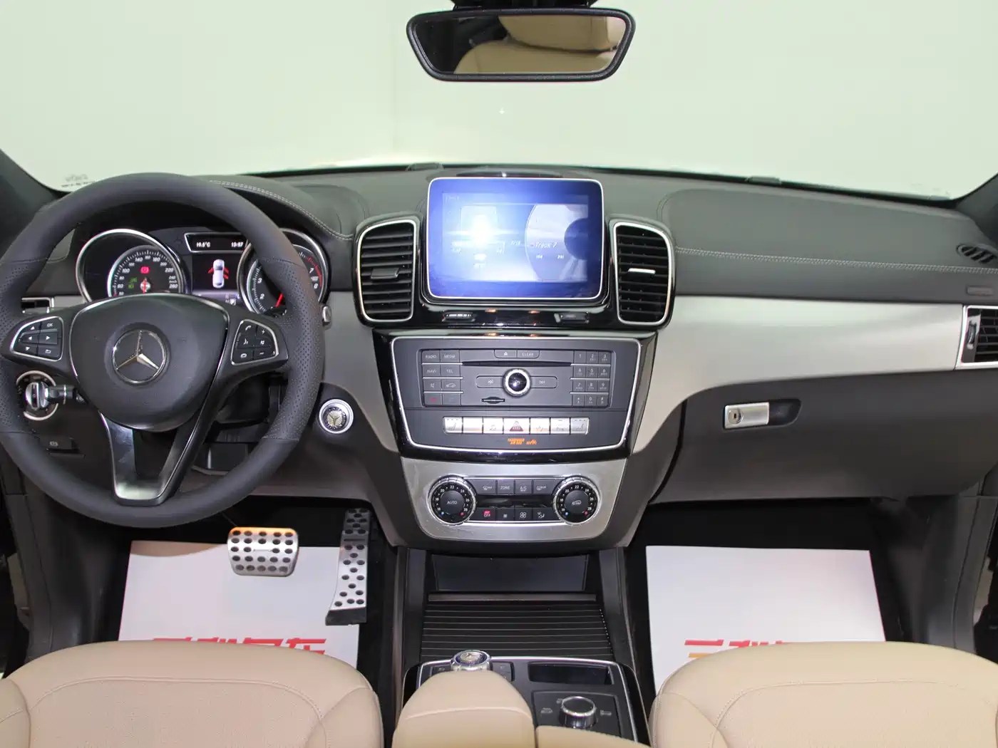 Mercedes-Benz GLE Coupe 2018 GLE 320 4MATIC Coupe SUV фото 12