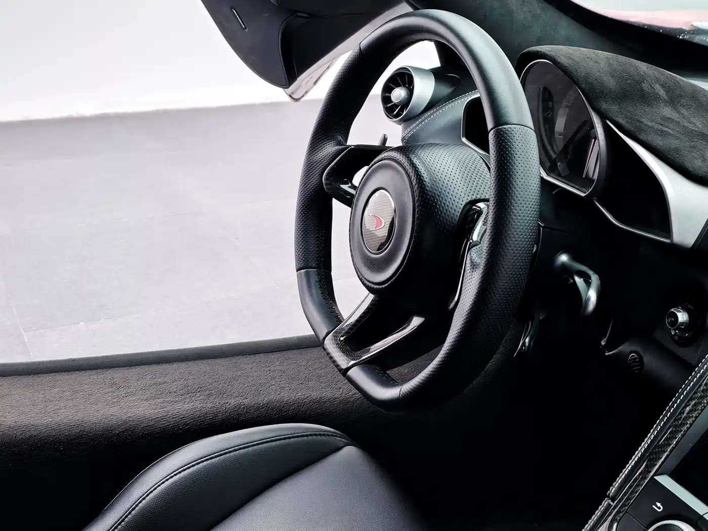 McLaren 12C 2013 3.8T SPIDER фото 28