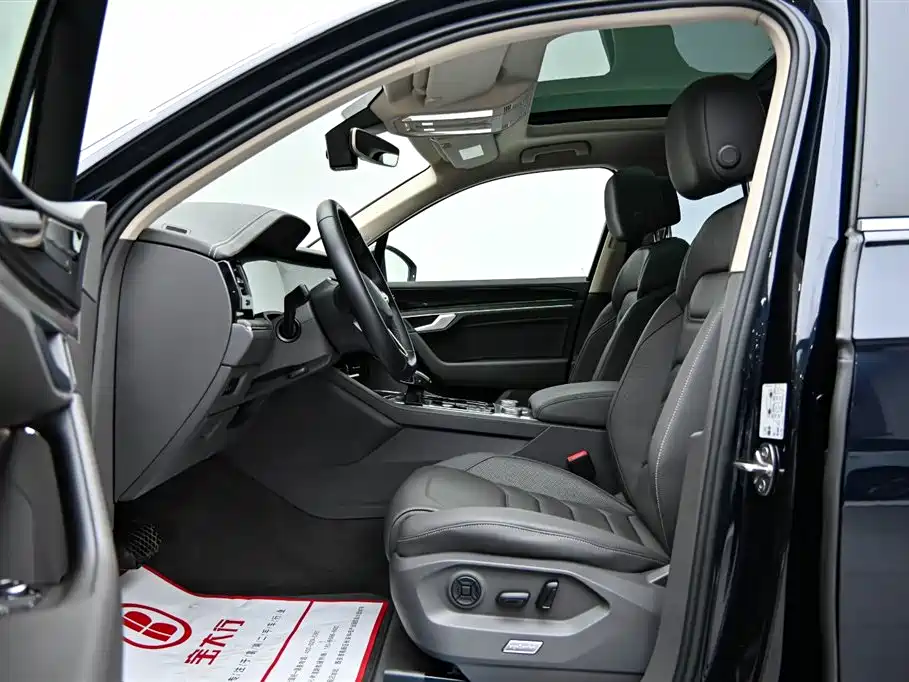 Volkswagen Touareg 2021 3.0TSI R-Line Classic Sport Package фото 11