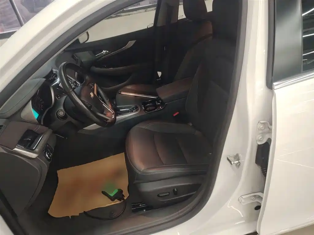 Chevrolet Malibu 2017 1.5T Automatic Luxury Edition фото 14