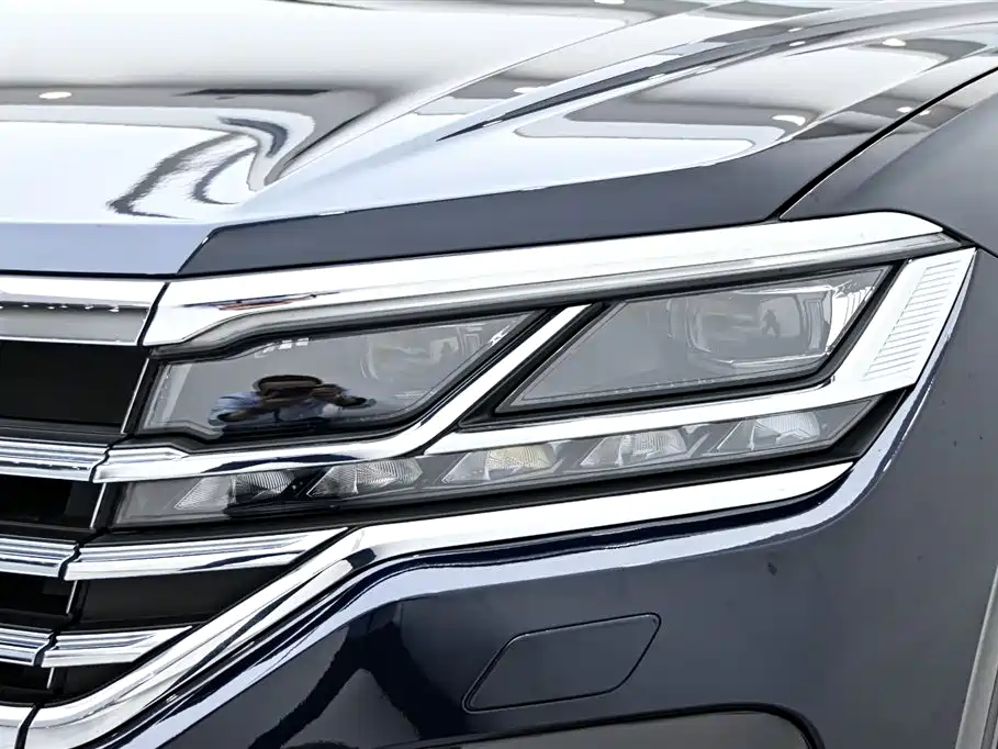 Volkswagen Touareg 2021 3.0TSI R-Line Classic Sport Package фото 10