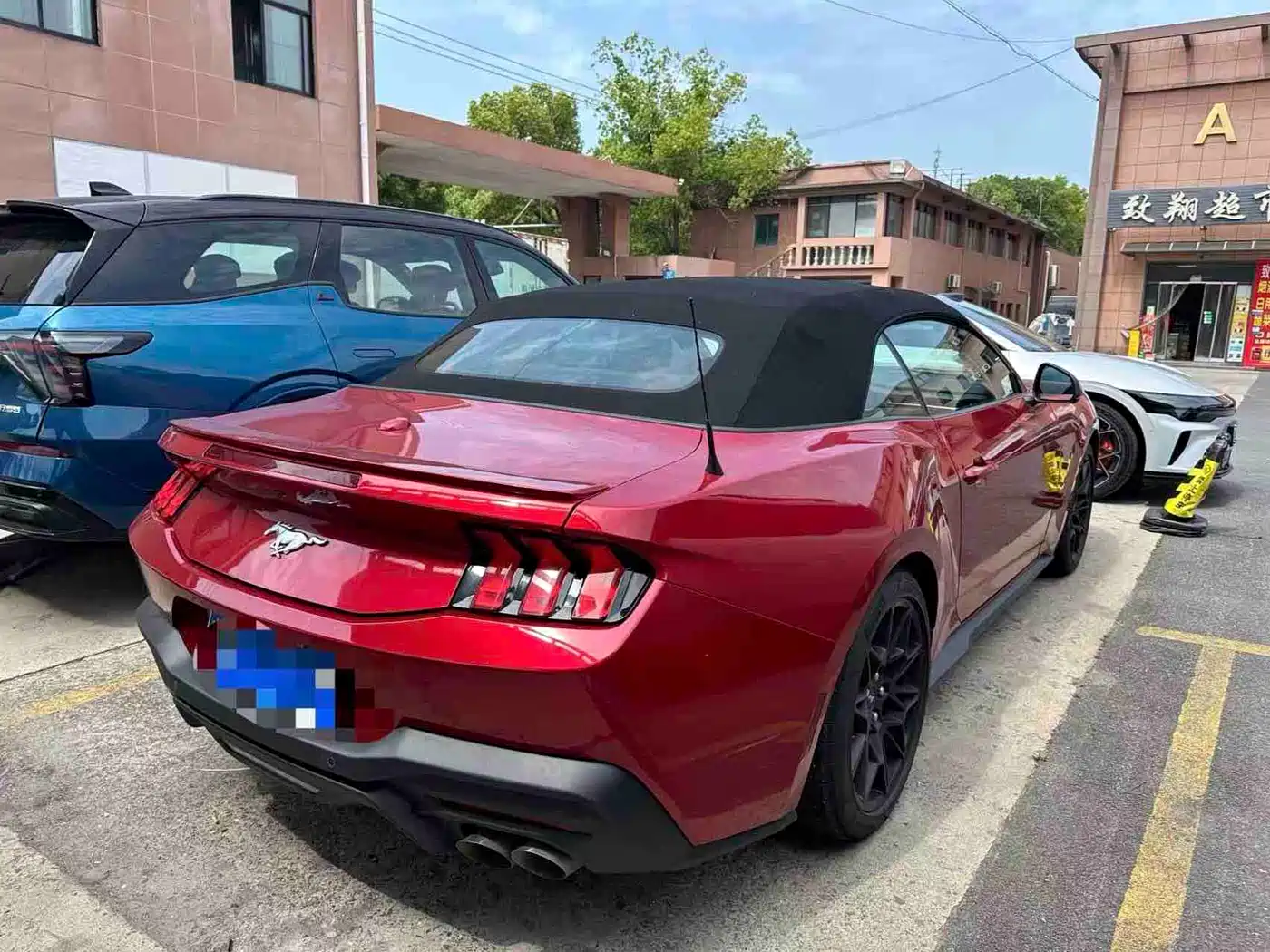 Ford Mustang 2024 2.3T EcoBoost Convertible Sport Edition фото 4