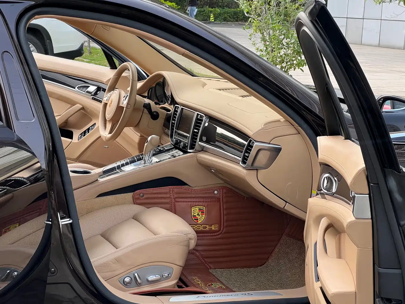 Porsche Panamera 2014 Panamera 4S Sport Edition 3.0T фото 12