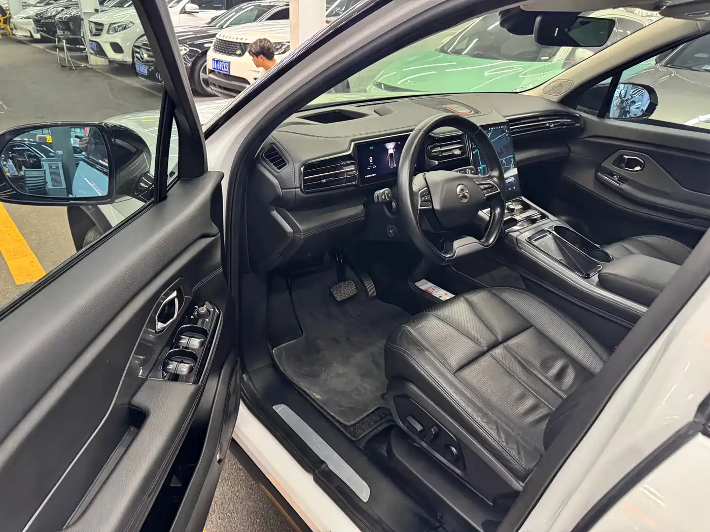 NIO ES8 2019 2018 355KM Base Model 7-Seater Version