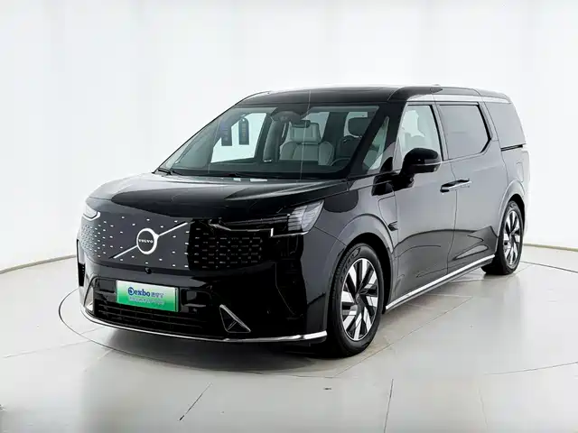 Volvo EM90 Ultra, 6 мест