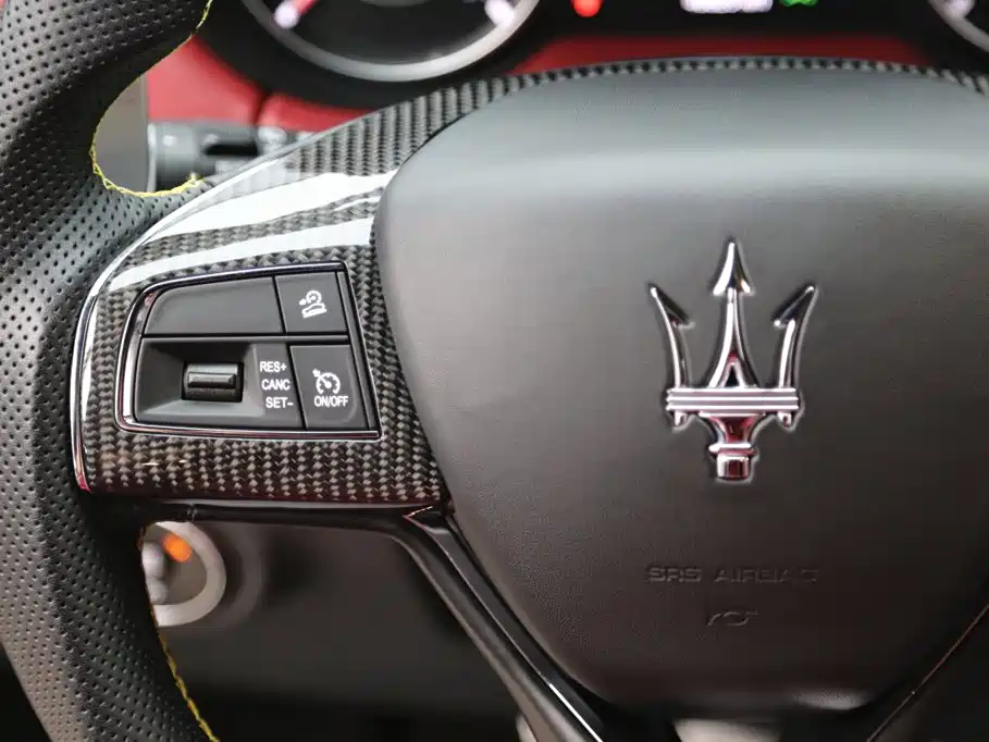 Photo 17 - Maserati Levante