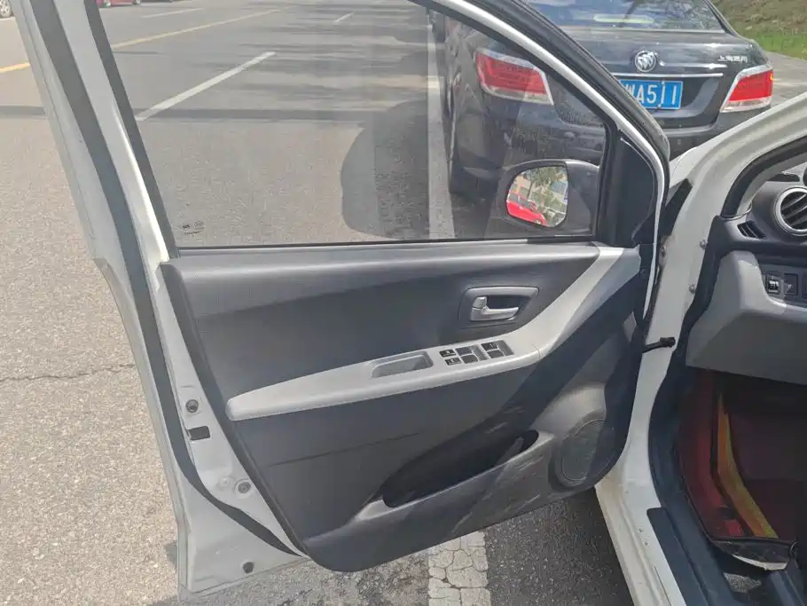 Фото 7 - Suzuki Alto