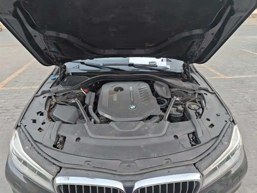 BMW 7 Series 2016 740Li Luxury фото 11