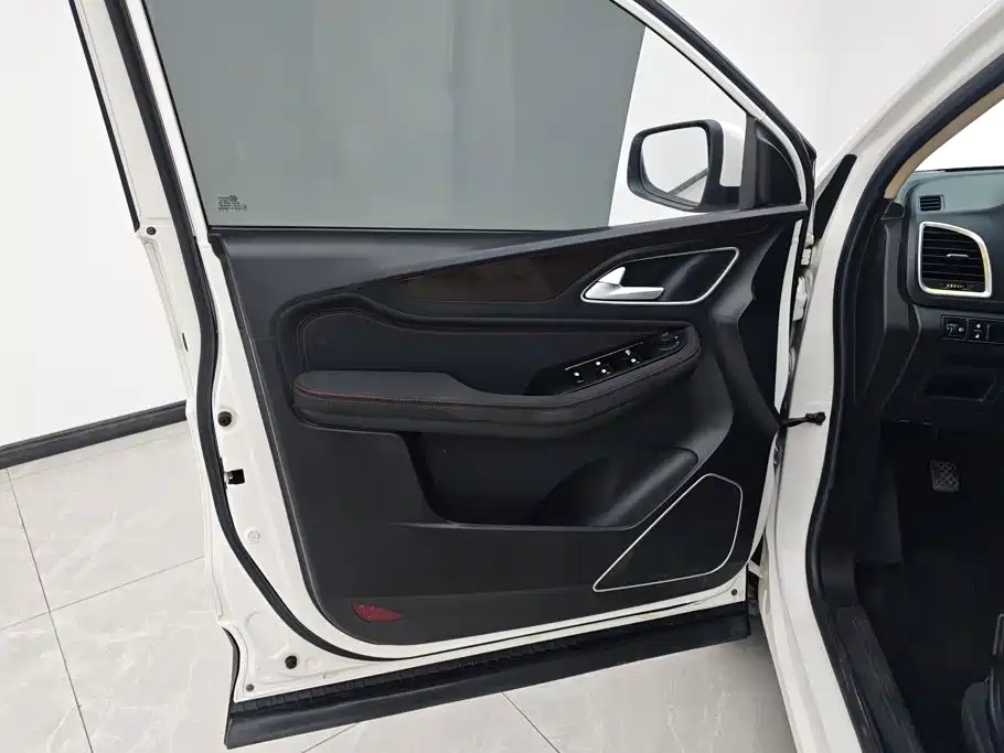 Baojun 560 2017 2016 1.8L Manual Value
