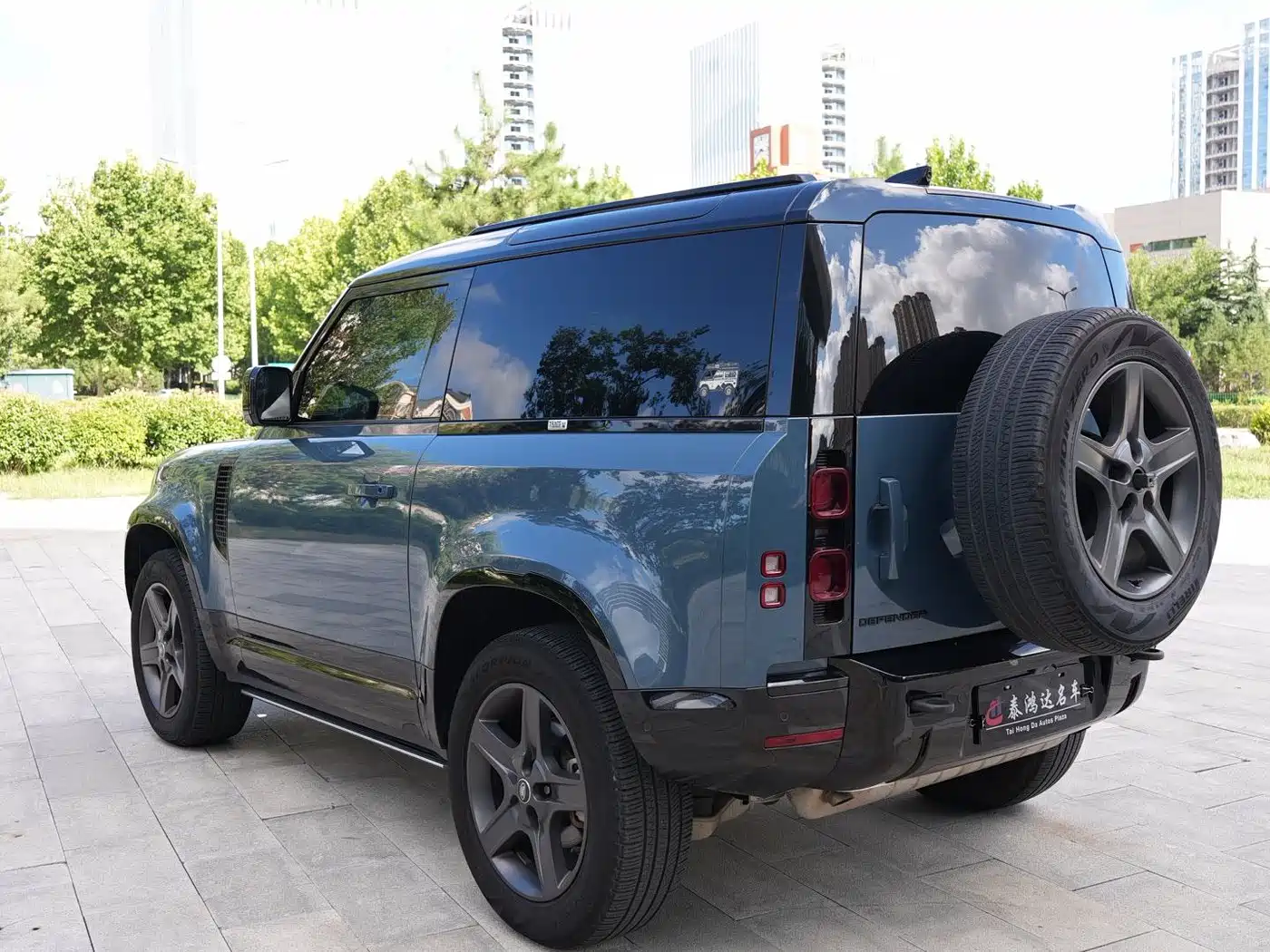 Фото 6 - Land Rover Defender