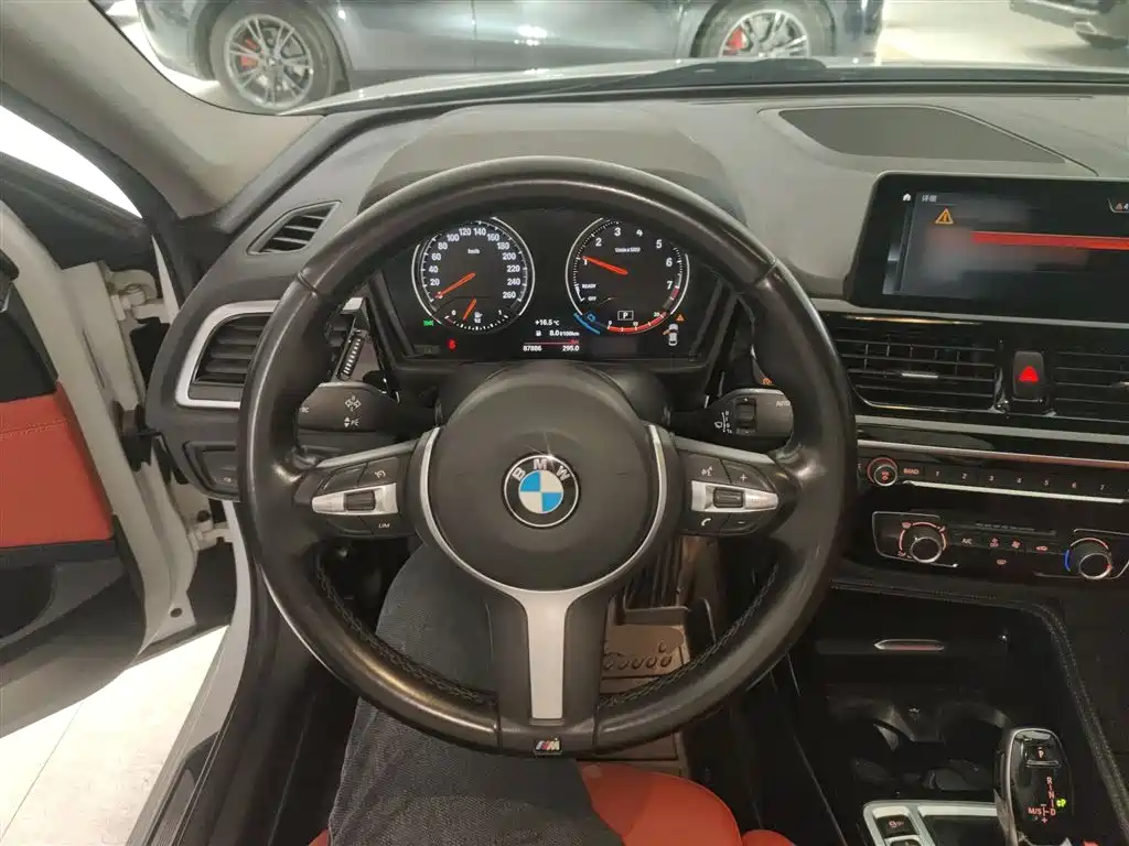 BMW 1 Series 2021 125i M Sport Black Night Edition фото 7