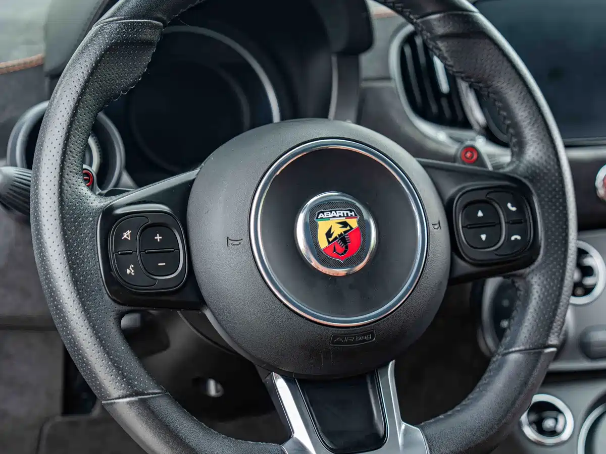 Abarth 595 2023 2021 Competizione