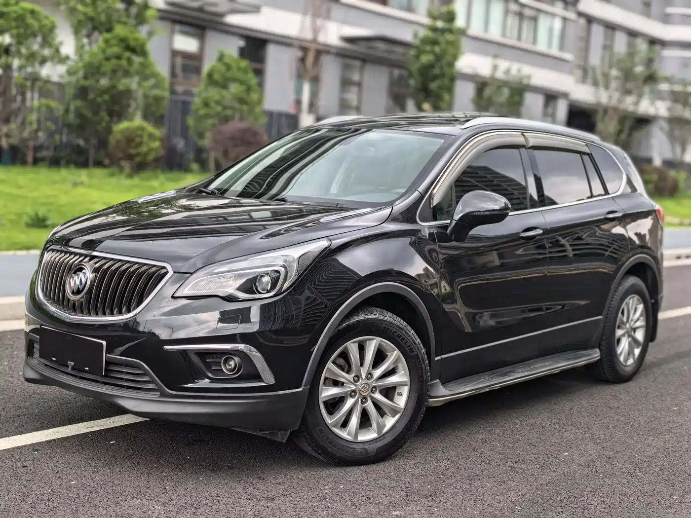 Фото 1 - Buick Envision Plus