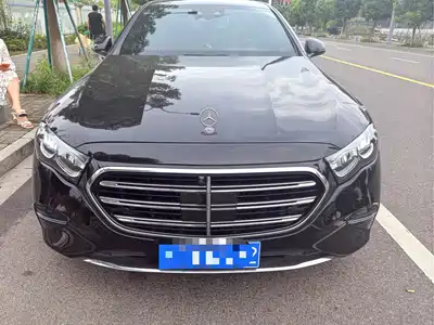 Mercedes-Benz E