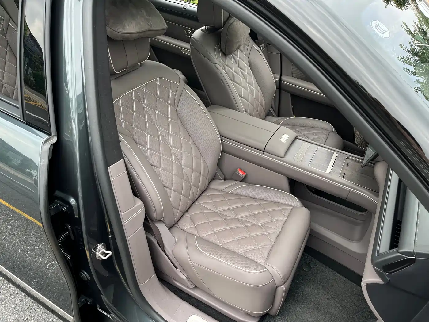 NIO ES8 2025 2025 Model 6-Seat Executive Luxury Edition