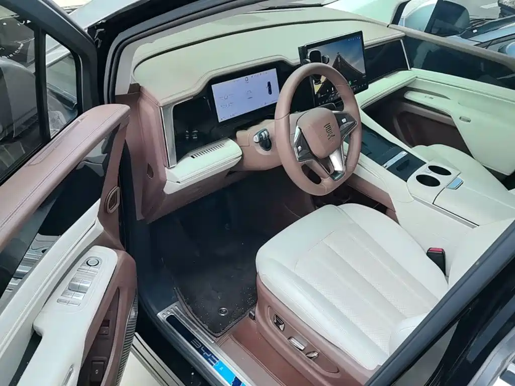 BYD Xia 2025 2025 DM-i 1.5T 180km Surpass Edition