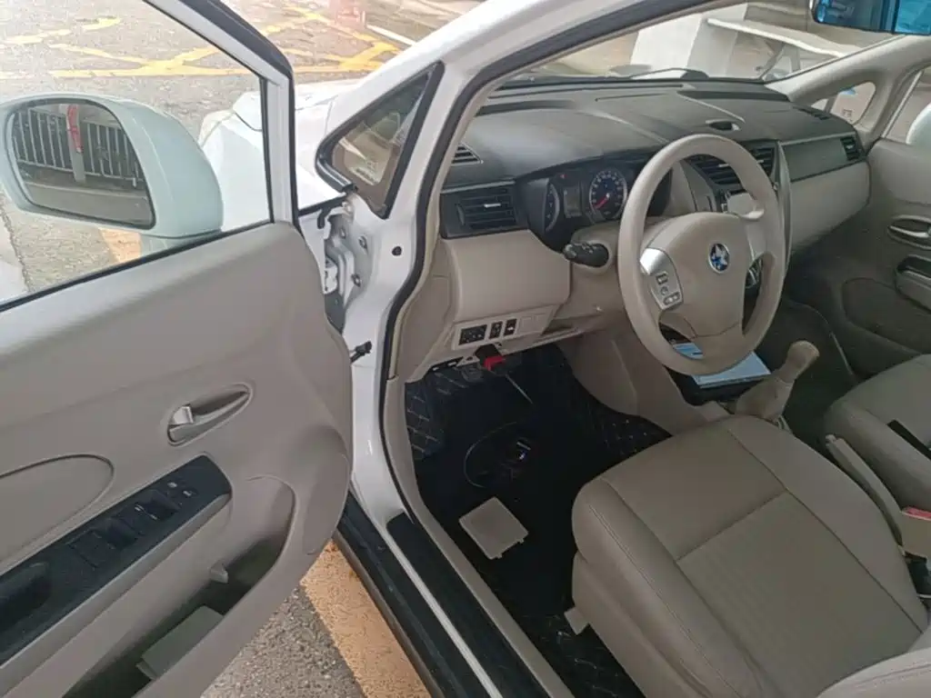 Venucia D50 2015 2015 1.6L Manual Luxury