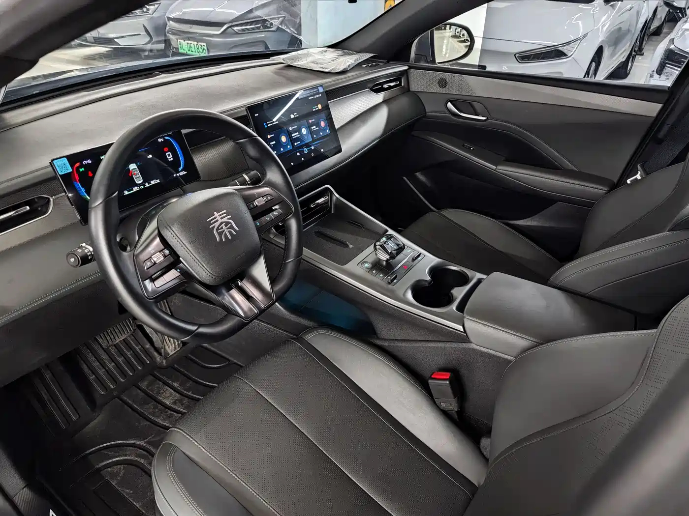 BYD Qin PLUS 2025 DM-i Smart Drive 55KM Leader фото 16