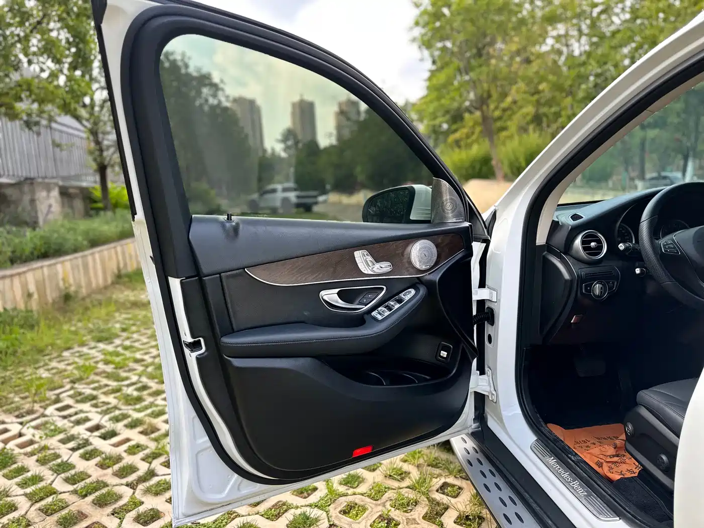 Photo 12 - Mercedes-Benz GLC Coupe