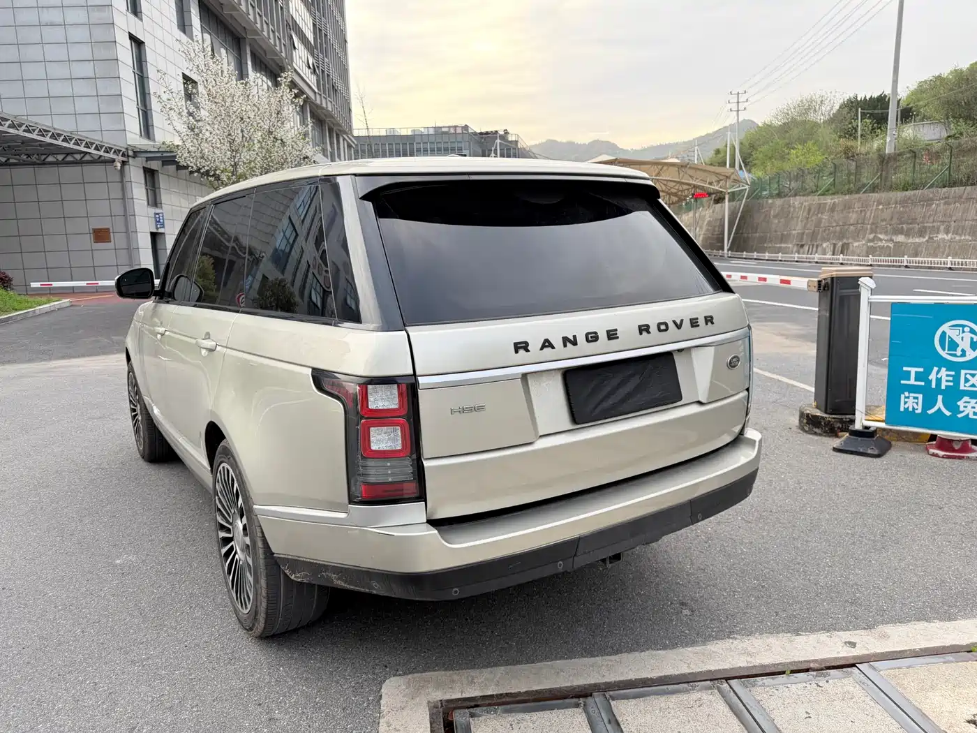 Land Rover Range Rover 2014 3.0 SC V6 Vogue фото 3