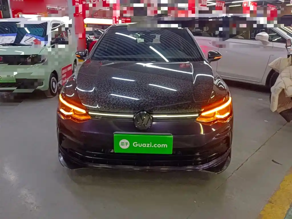 VOLKSWAGEN GOLF