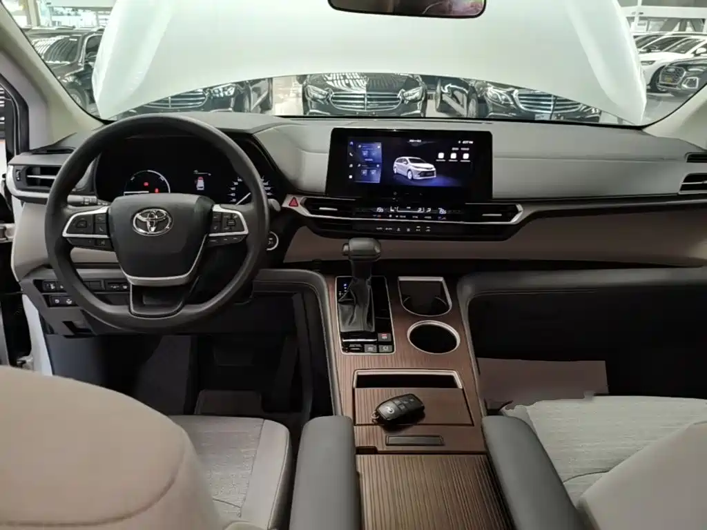 Toyota Sienna 2025 2024 2.5L Hybrid Comfort Edition
