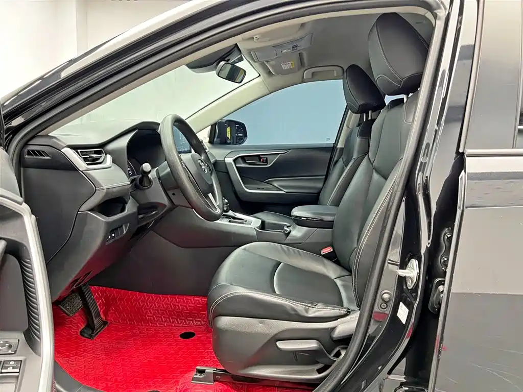 Toyota RAV4 Rongfang 2020 2.0L CVT 2WD Urban Edition фото 14