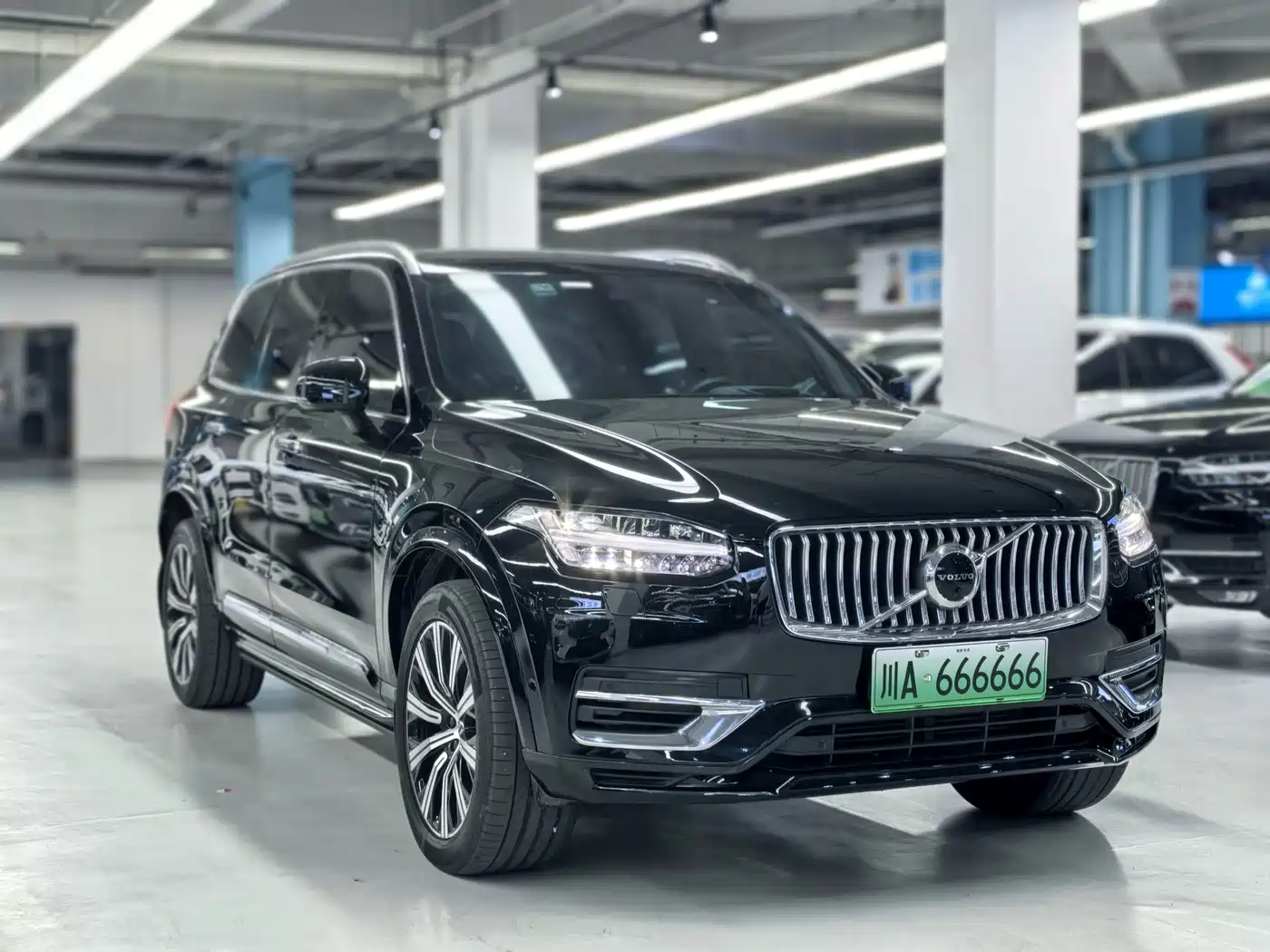 VOLVO XC90 PLUG-IN HYBRID