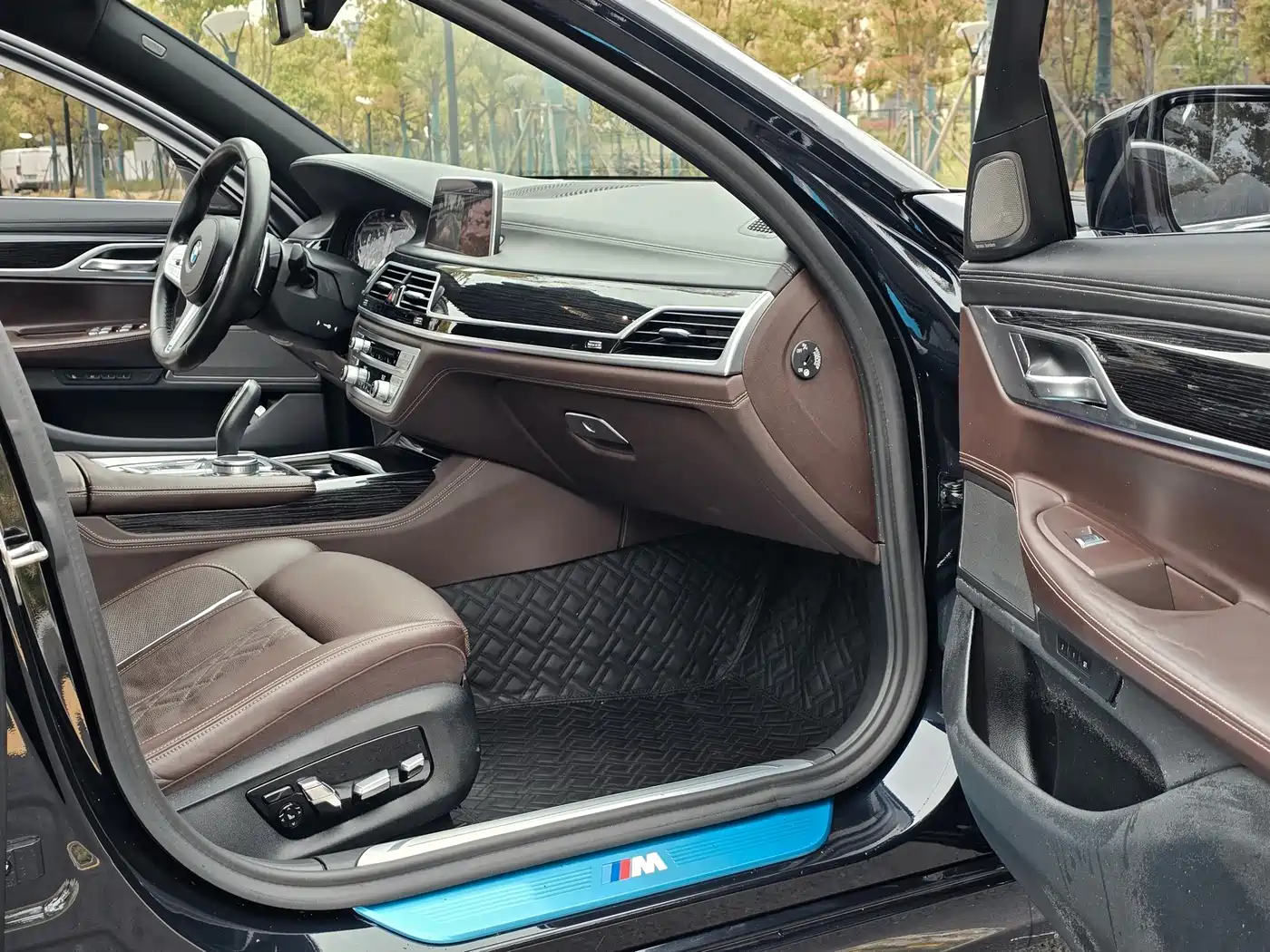 BMW 7 Series 2019 730Li M Sport Package фото 6