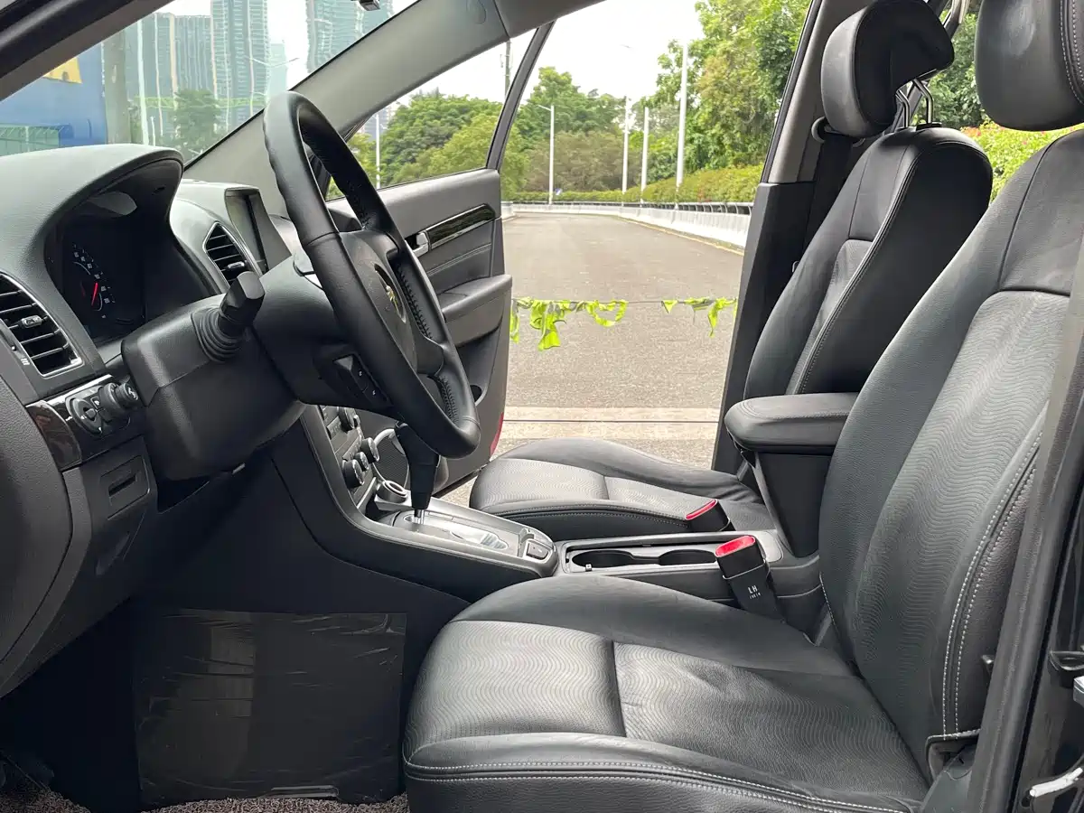 Chevrolet Captiva 2014 2.4L 4WD Flagship 7-seater фото 4