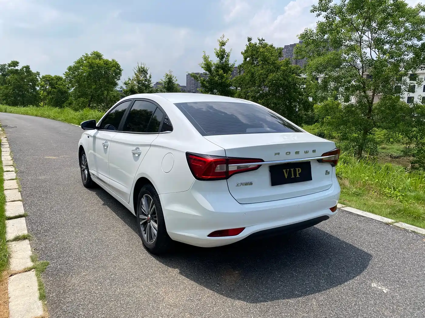 Roewe i5 2019 2019 1.5L Auto 4G Langhao Edition