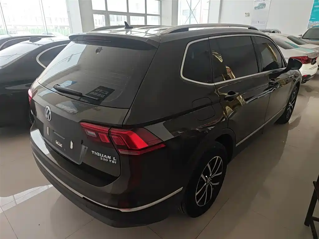 Volkswagen Tiguan L 2018 330TSI Automatic 2WD Luxury Edition фото 7