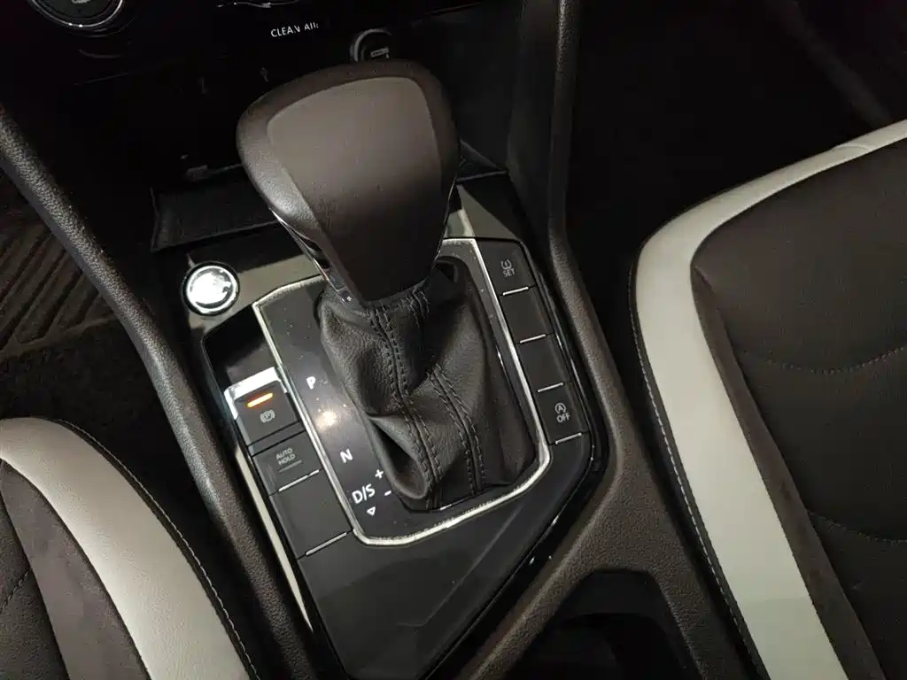 Volkswagen Tiguan L 2018 330TSI Automatic 2WD Luxury Edition фото 14