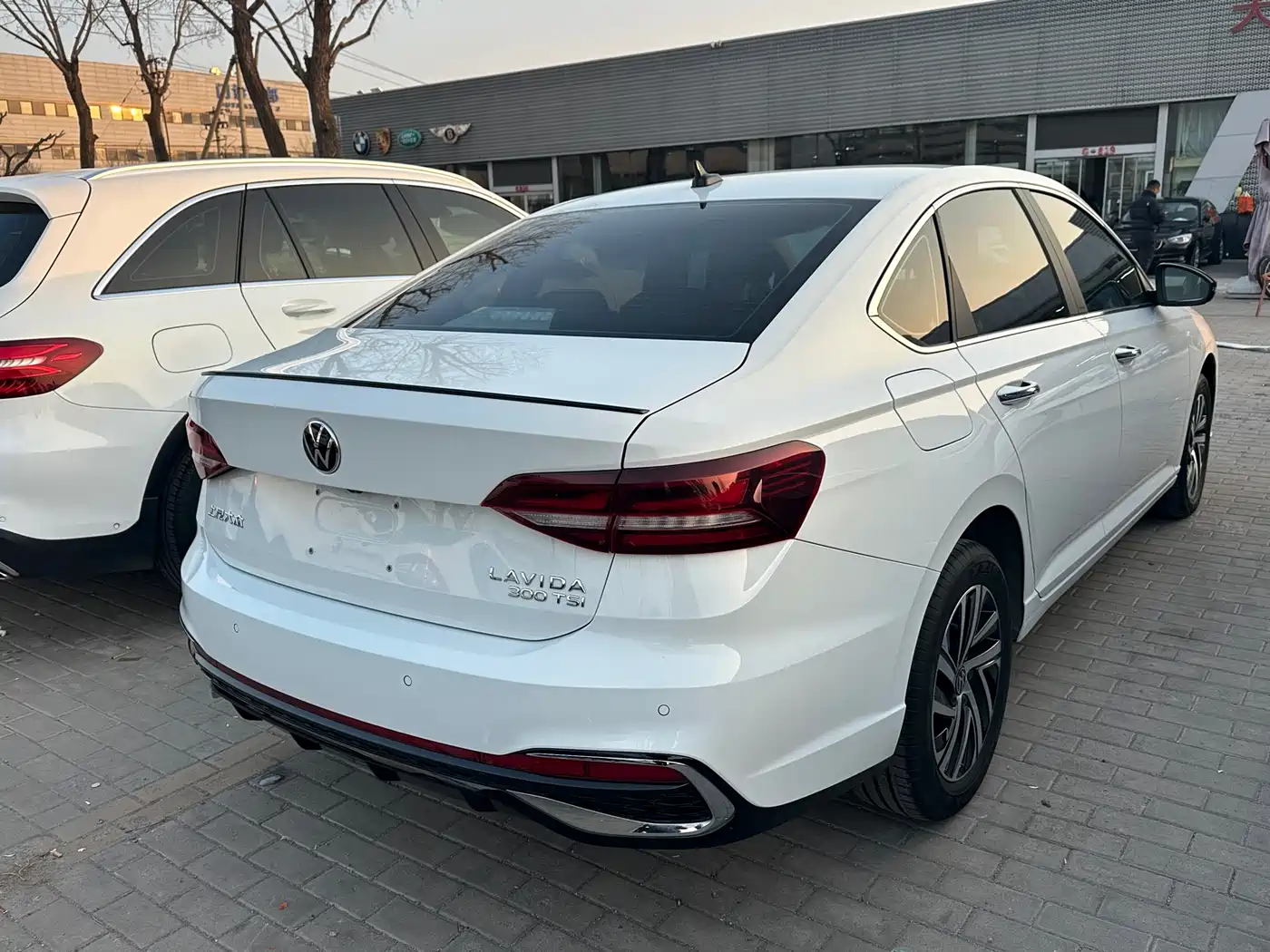 Volkswagen Lavida 2023 300TSI DSG Starlight Full Comfort Edition фото 13
