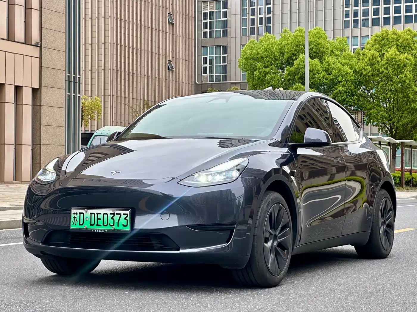 TESLA MODEL Y