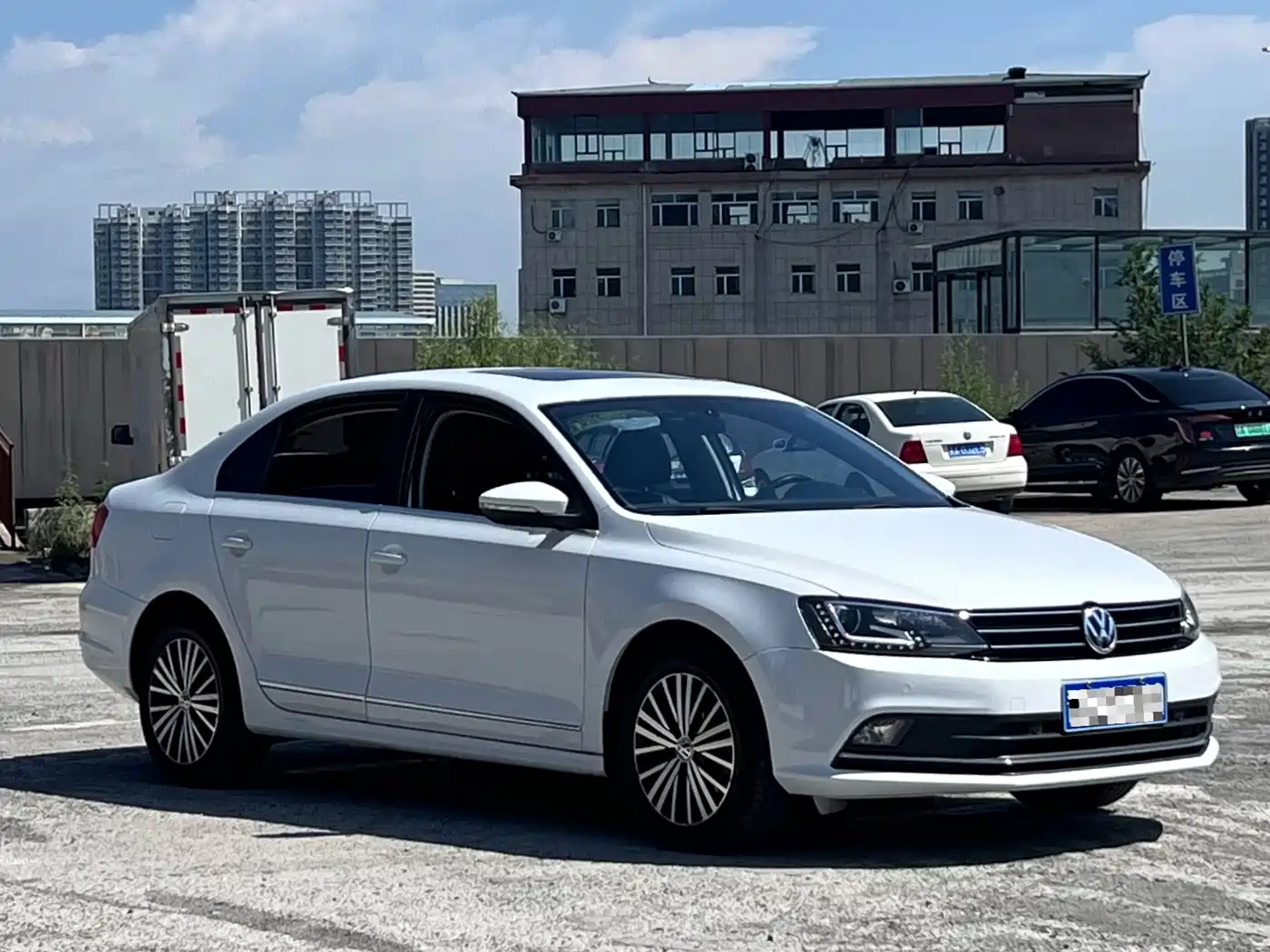 Фото 3 - Volkswagen Sagitar