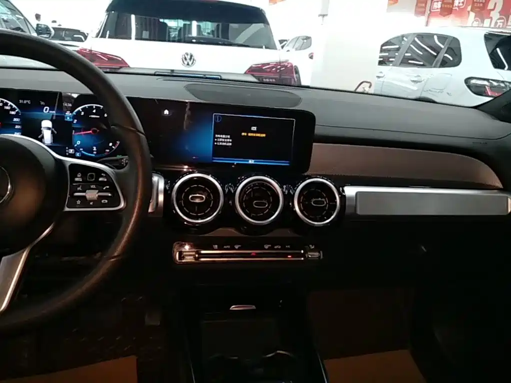 Фото 9 - Mercedes-Benz GLB