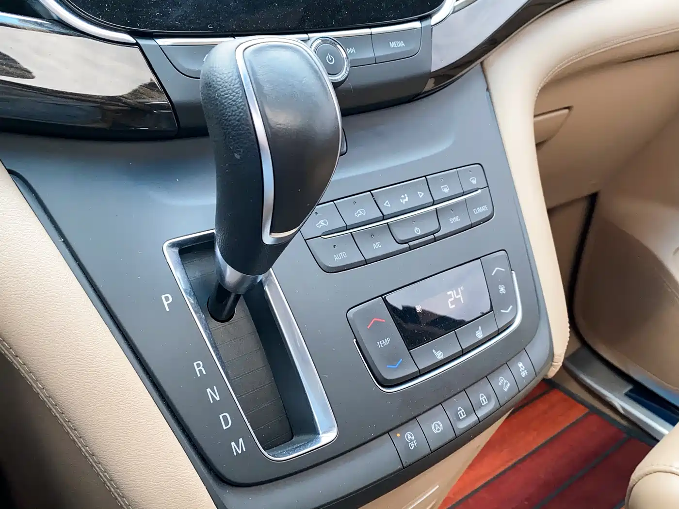 Buick GL8 2017 ES 28T Premium China V фото 13