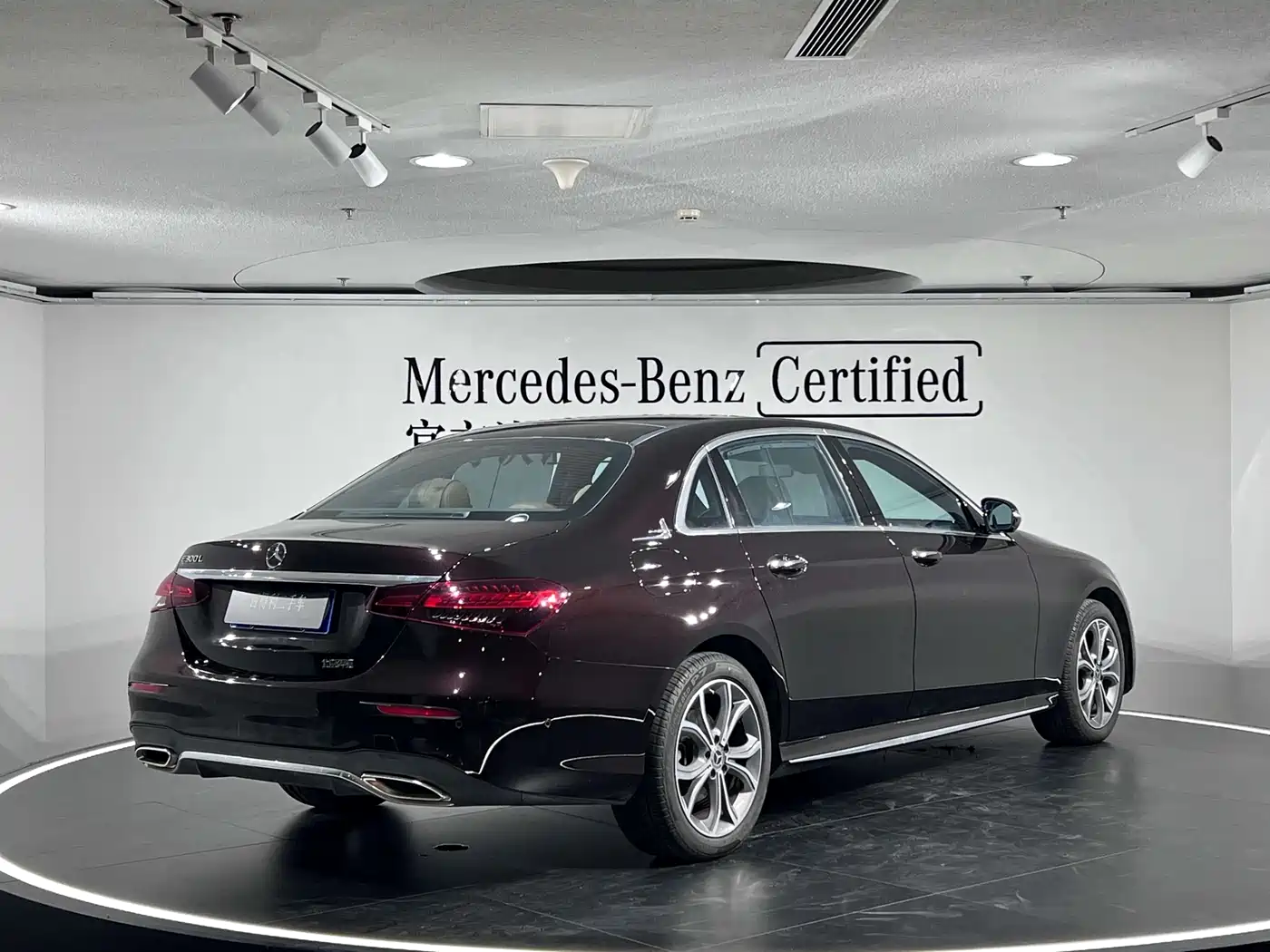 Mercedes-Benz E-Class 2023 E 300 L Sport Premium фото 13