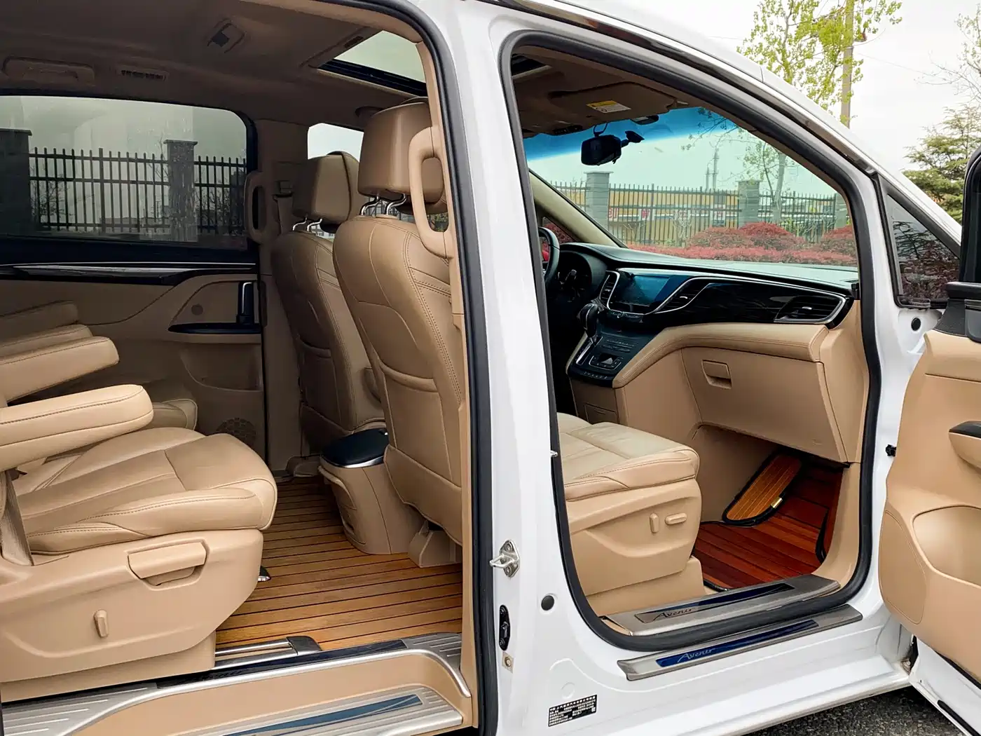 Buick GL8 2017 ES 28T Premium China V фото 23
