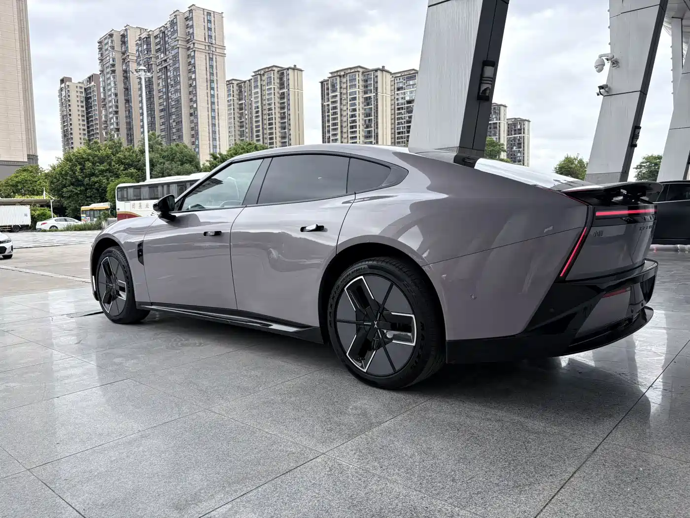 Фото 6 - XPeng P7