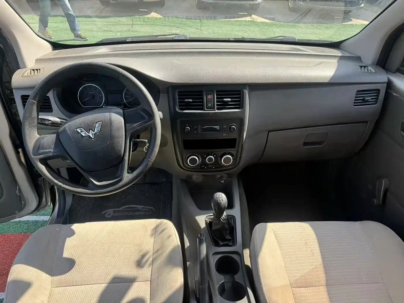 Wuling Motors Wuling Rongguang V 2017 2016 1.5L Standard
