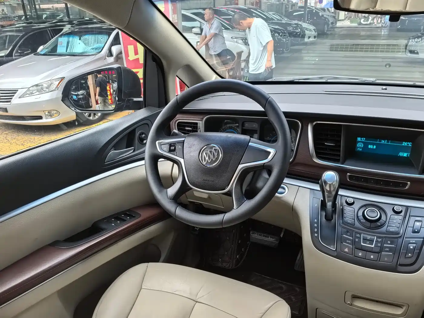 Buick GL8 2015 2.4L Luxury Business Exclusive Edition фото 17