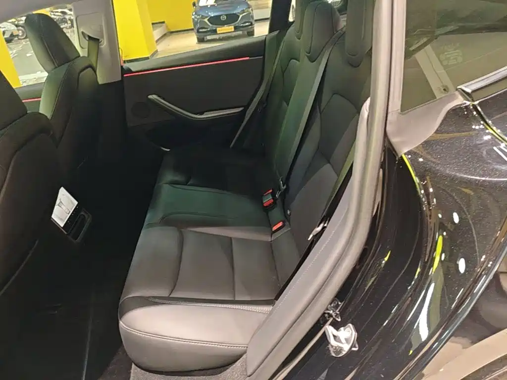 Фото 17 - Tesla Model 3